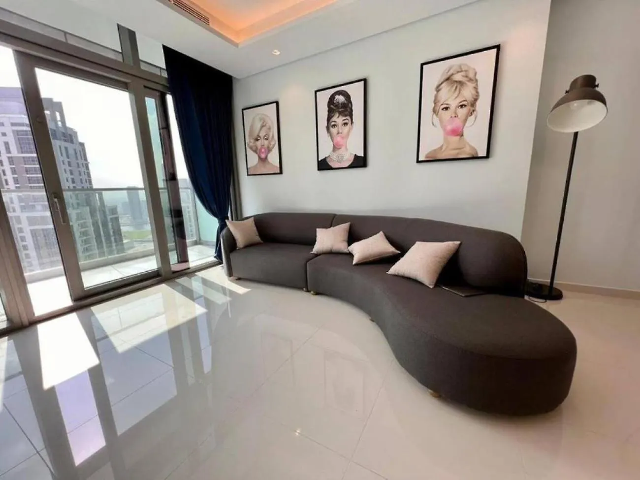 Yps Apartments Paramount Burj View With Large Balcony Infinity Pool Dubai